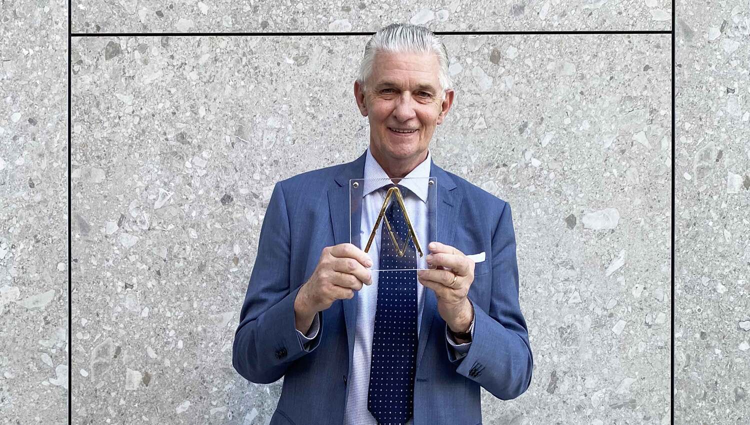 2022